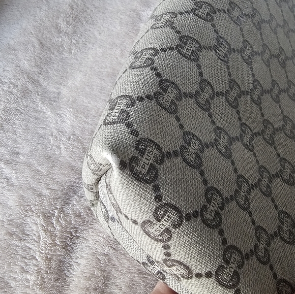 GUCCI GG Plus Supreme Clutch Bag - Picture 5 of 17